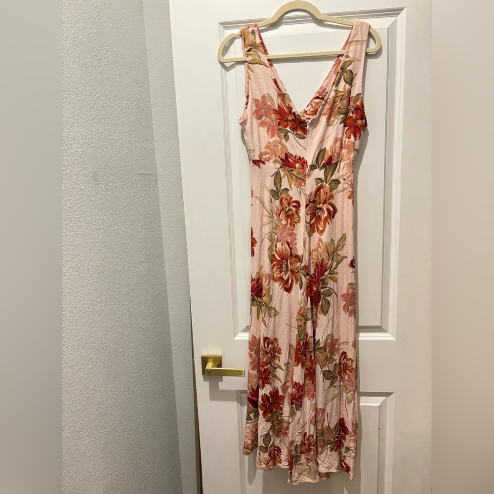Elegant Floral Linen Maxi Dress in Red and Pink Spring Wedding Guest - Picture 3 of 5
